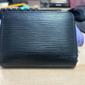 LV EPI Leather wallet